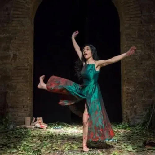 Danza sotto l'arco di pietra — spettacoli Scenadinamica